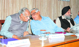 From left: Journalist and writer Kuldip Nayar, Editor-in-Chief of the Tribune Group of Newspapers HK Dua and Vice-Chancellor of Punjabi University, Patiala, Jaspal Singh at a seminar in Patiala on Tuesday.