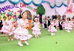 Flower Dale students perform at annual programme