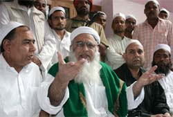 Shahi Imam Maulana Habib-ur-Rehman, addressing the media persons in Bathinda