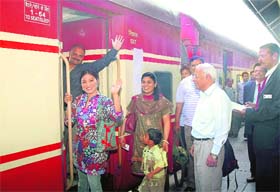 Passengers of the Dehradun-Chandigarh special train are all smiles during the inaugural run of the train from the Chandigarh Railway Station