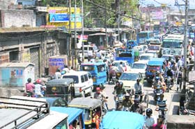 Traffic congestion at the stretch between Railway station and Sahranpur Chowk
