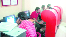 A cybercaf in Jammu.