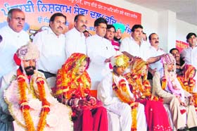The Punjabi Nishkam Sewa Dal getting three needy women married in Ludhiana