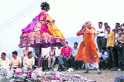 Locals celebrate Chaitola festival in Kumoan region