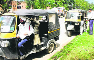 Cops impound illegal autos