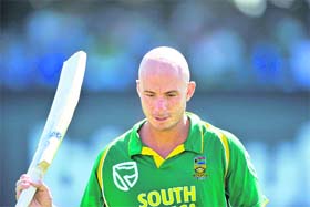 Man of the Match Herschelle Gibbs celebrates his century