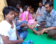 Patients get traditional massage at a shop in Amritsar.