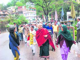 Environmentalist Medha Patkar leads a rally in Bilaspur