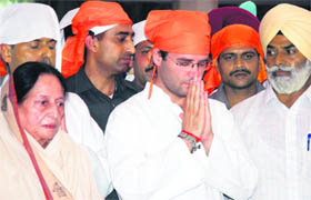 Congress general secretary Rahul Gandhi, along with Mohsina Kidwai, in charge, Punjab affairs, pays obeisance at Takht Damdama Sahib at Talwandi Sabo in Bathinda district on Tuesday.