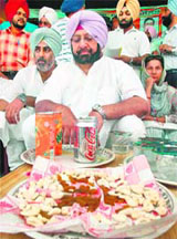 Former Punjab Chief Minister Capt Amarinder Singh during an election rally for his wife and Congress candidate from Patiala seat Preneet Kaur, in Patiala on Sunday.