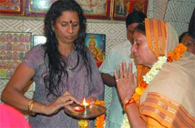 BJP candidate from North West Delhi seat Meera Kawariya visited Kinnar Colony in Jehangirpuri