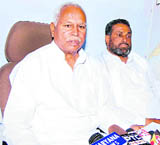 Former MLA Mani Ram Keharwala addresses mediapersons in Sirsa on Tuesday. 