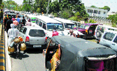 Traffic chaos during the filing of papers by Navjot Singh Sidhu and O.P. Soni in Amritsar on Wednesday.