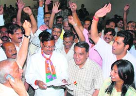BJP candidate from Chandigarh Satya Pal Jain surrounded by members of the Kerala community