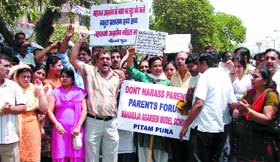 Parents of children studying at Sachdeva Public School and Maharaja Agarsen Model School protest against fee hike in New Delhi
