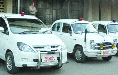 While there are stringent rules for candidates in the ensuing parliamentary polls, there seems to be none for the election observers who themselves are violating provisions of the Motor Vehicles Act by travelling in vehicles without number plates. This picture was taken by Tribune lensman Pawan Sharma outside the District Administration Complex in Jalandhar on Monday