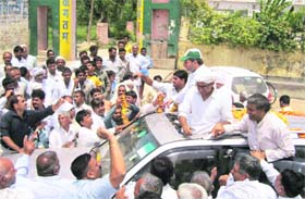 Deepinder Singh Hooda canvasses for Congress candidate from Karnal Dr Arvind Sharma at Jorosi village