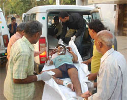 An injured being taken to a hospital at Ballabgarh in Fardiabad.