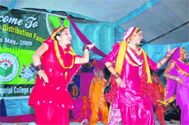 Students perform giddha during the annual prize distribution function of JCD Vidyapeeth in Sirsa on Sunday.