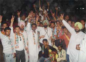 PPCC general secretary Parminder Singh Pinki along with supporters in Ferozepur