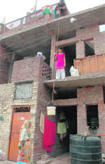 Residents devise a novel way to fetch water at Ram Darbar in Chandigarh.