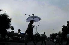  Sudden storm and rain in the evening caught Delhiites by surprise on Monday. 