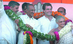 Cong general seretary Rahul Gandhi with Delhi CM Sheila Dikshit and party candidates J.P. Agarwal and Sandeep Dikshit during a rally in North East Delhi