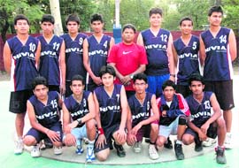 Uttarakhand u-16 basketball teams pose for the camera