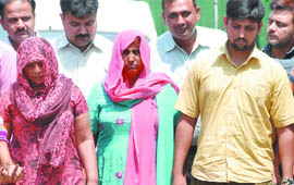 The crime branch on Wednesday arrested three persons for supplying spurious liquor in New Delhi.