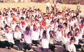 Students of MGMN Senior Secondary School pledge to launch a movement against the use of drugs and narcotics in the Lok Sabha elections at Mandi Ahmedgarh