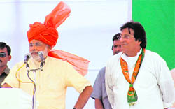 Narendra Modi, Gujarat CM, addresses a rally in favour of BJP candidate from Gurdaspur Vinod Khanna in Pathankot on Friday.