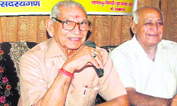 Members of Bharatiya Bahawalpur Mahasangh (BBM) interact with the media in Haridwar on Saturday.