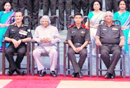Former President APJ Abdul Kalam with staff and cadets of RIMC, Dehradun. 