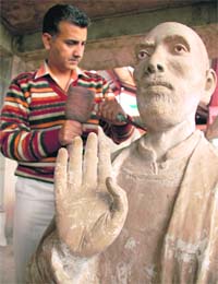 Sculptor Sunil Dut Gautam in Shimla
