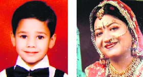 File photos of Riya (missing) and Manisha (victim)