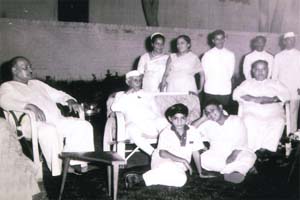 Jawaharlal Nehru with Urdu poet Josh Malihabadi