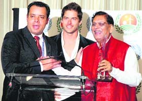 Bindeshwar Pathak (right), chairman of Sulabh International, with Darren Moore (centre), Planet Green TV Show personality and Robson Mello, Secretary-General Intergovernmental Renewale Energy Organisation, at the United Nations headquarters in New York