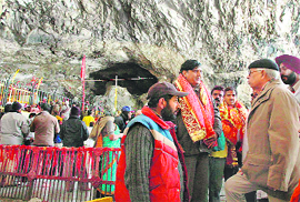 Governor NN Vohra pays obeisance at the Amarnath shrine on Friday.