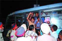 The protesting pharmacists being taken into custody in Amritsar 