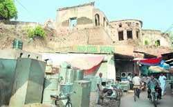 The entrance to Patialas Quila Mubarak speaks volumes about the neglect of the monument