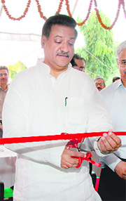Prithiviraj Chavan, Union Minister of State for Science and Technology (independent charge),  inaugurates the Centre of Glaciology in Dehradun on Saturday. 