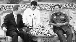 UN Secretary-General Ban Ki-moon (left) meets with Senior General Than Shwe (right) in Naypyitaw, Myanmar, on Friday.