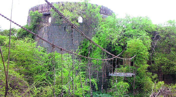 The Ahmednagar fort is a picture