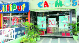 A showroom offers monsoon discount in Dehradun.