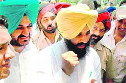 Simarjit Singh Bains and Kamaljit Singh Karwal being brought to the Civil Hospital from the Central Jail in Ludhiana