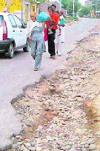 The Barnai-Bantalab road which is in bad shape.