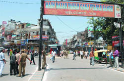 A view of Paharganj market.