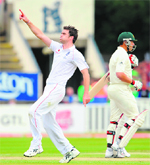 You Know the way Out!England's James Anderson (L) celebrates after bowling Australias Graham Manou during the second day of the third test at Edgbaston on Friday. 
