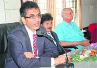 Dr Justice DY Chandrachud delivers a lecture at RLEK in Dehradun.