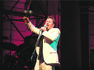 Roman singer/composer Andrea Camerini has trained Nomadic Orchestra of World artistes from Haryana, Rajasthan and Uttar Pradesh 